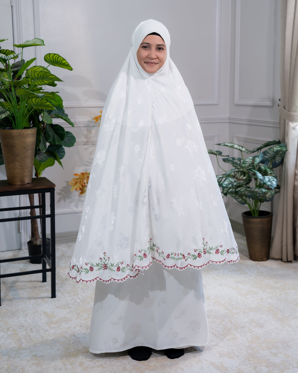 MAHABBAH WHITE MAROON