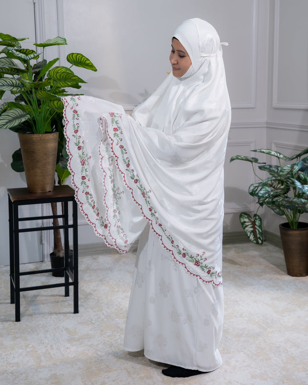 MAHABBAH WHITE MAROON