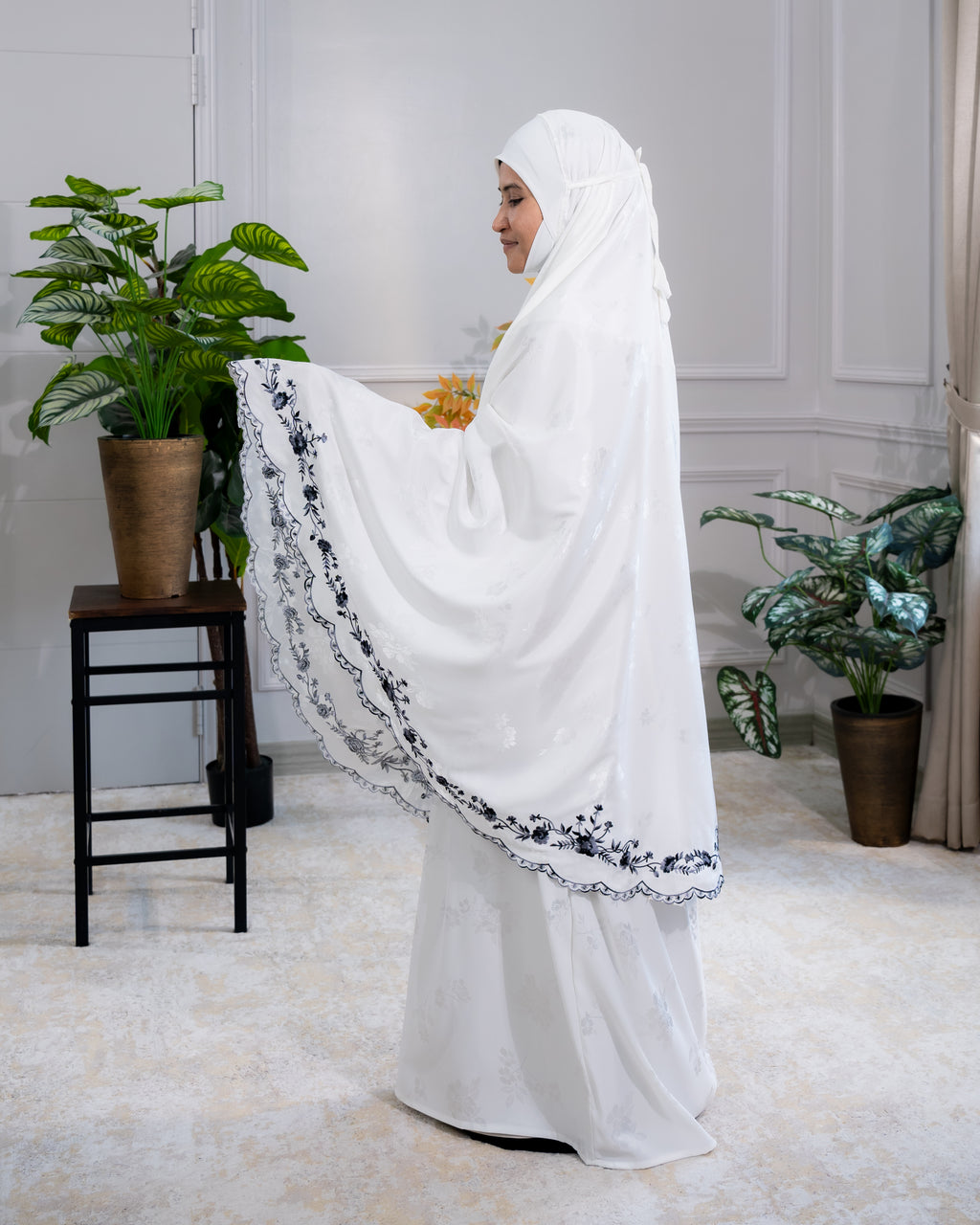 MAHABBAH WHITE GREY