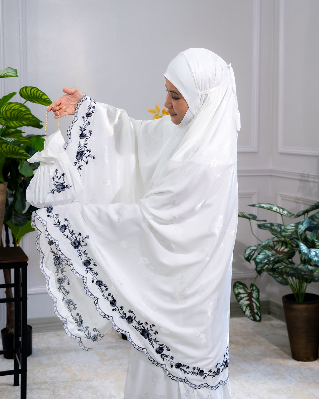 MAHABBAH WHITE GREY